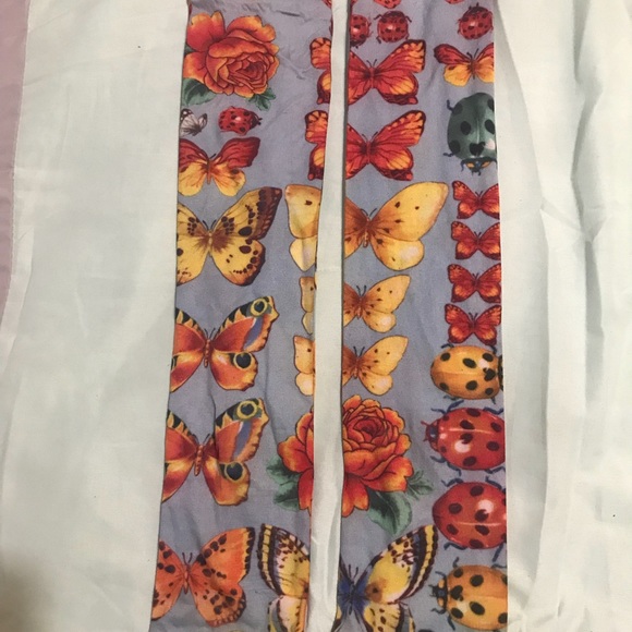 Beautiful butterfly socks - Picture 2 of 4